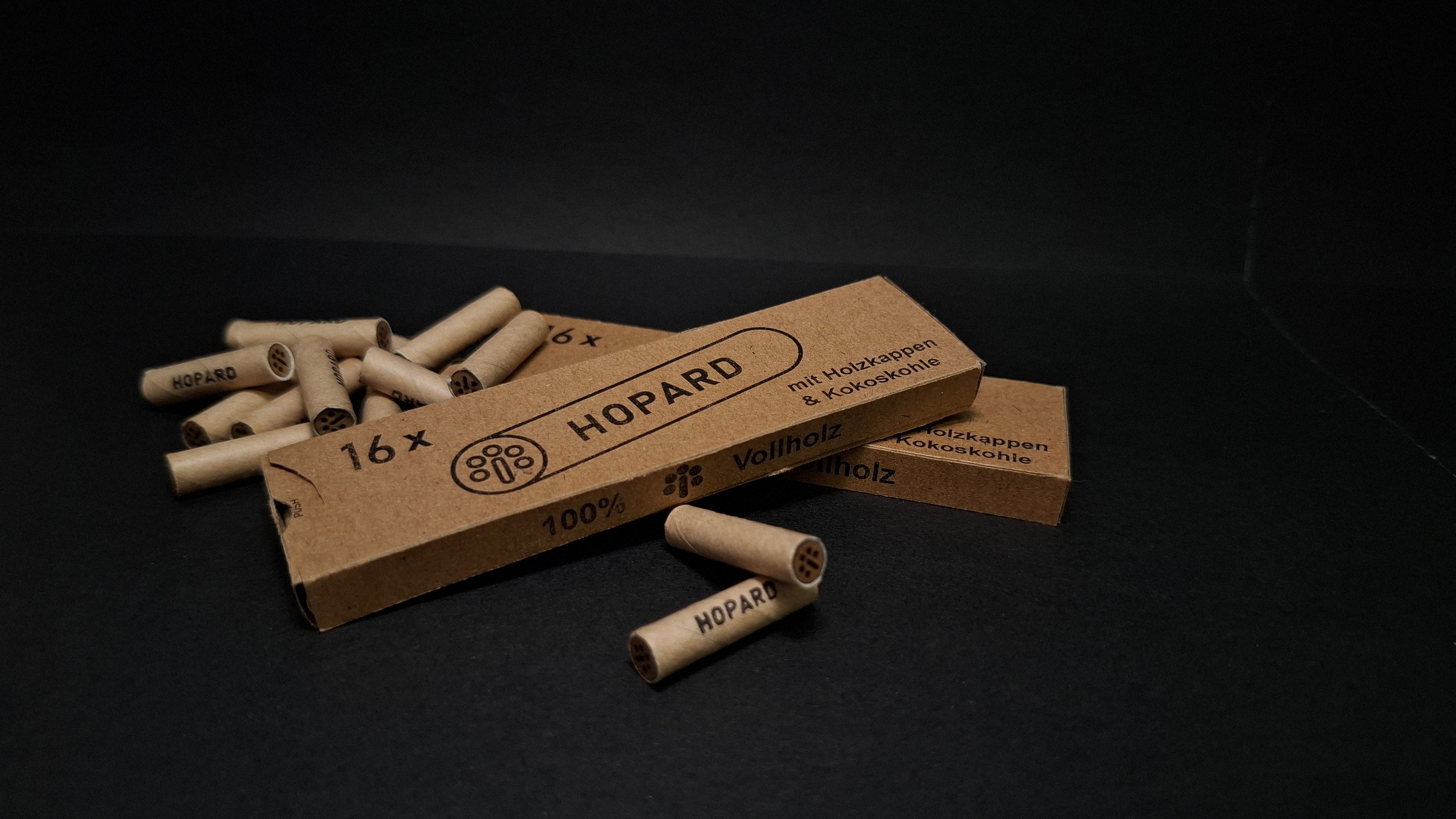 HOPARD Aktivkohlefilter mit Holzkappen und Kokoskohle – Produktverpackung und Filterelemente auf schwarzem Hintergrund, 100 % Vollholz, 16er-Pack